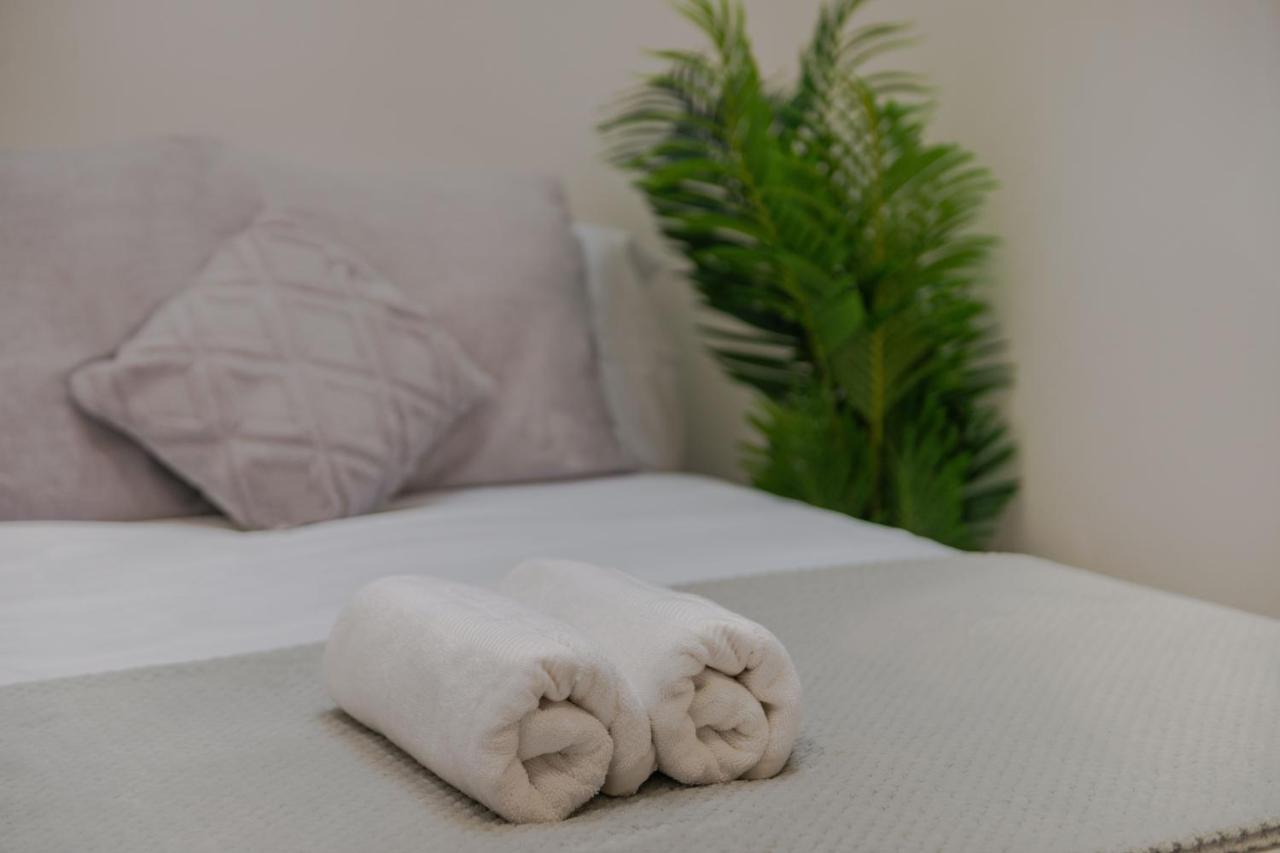 Stylish Two Bedroom Apartment By Central London With Garden Esterno foto